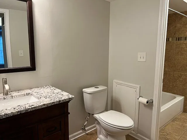 20 Charleston Sq — Photo 10
