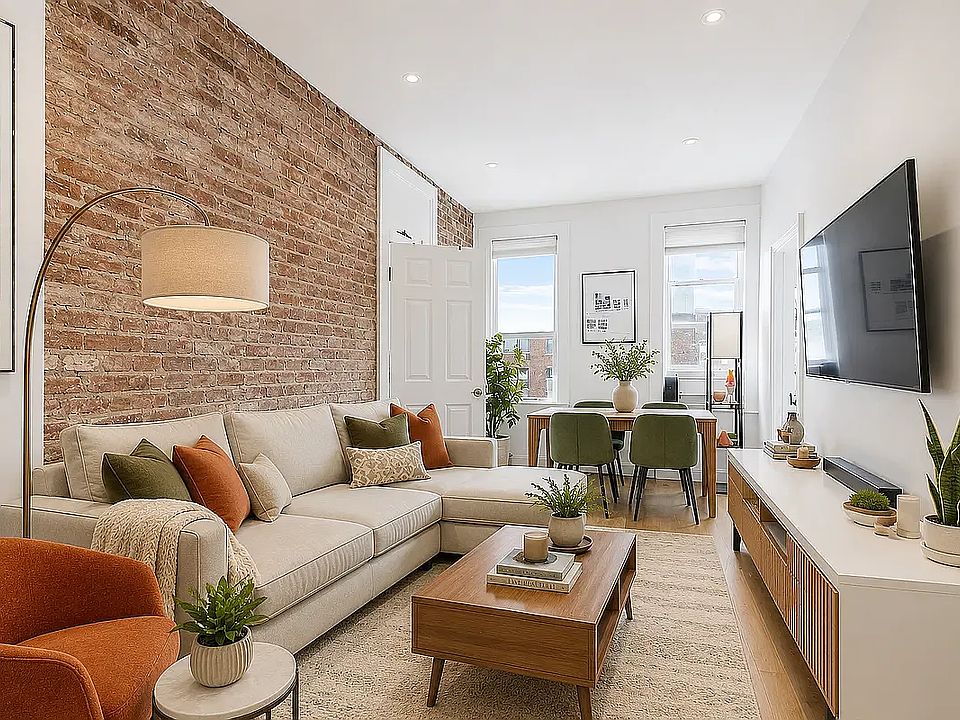 1st image of 636 Hudson St #10A