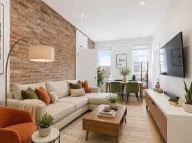 636 Hudson St, New York, NY