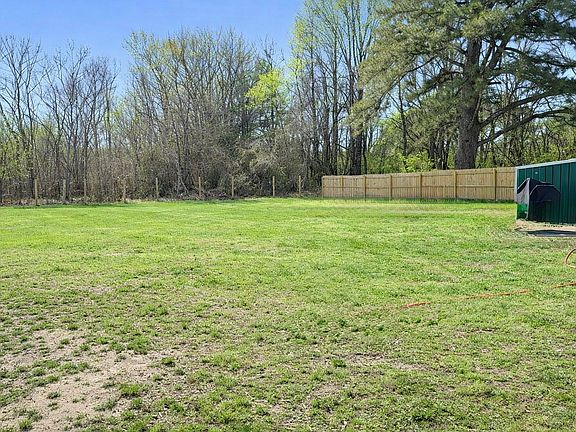 4th image of 78 Lakeview Dr