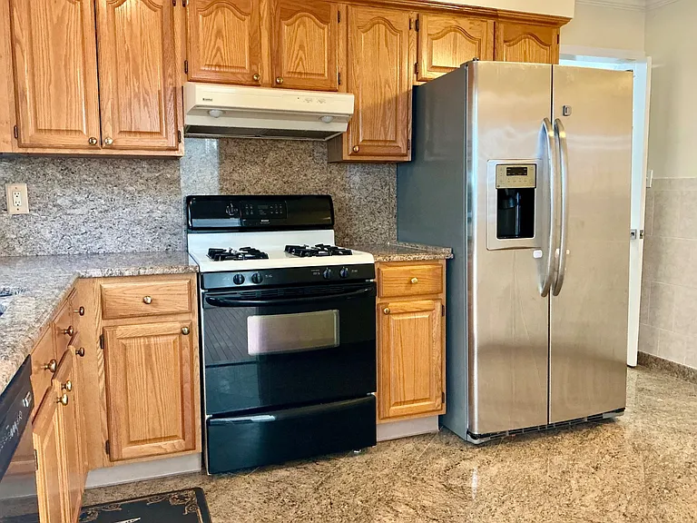 306 Jefferson Ave #1 — Photo 10