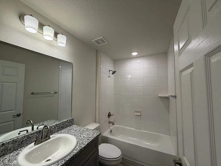 678 W Walkertown Dr — Photo 31