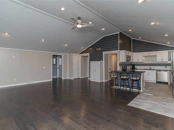 3rd image of 34528 Beach Park Ave