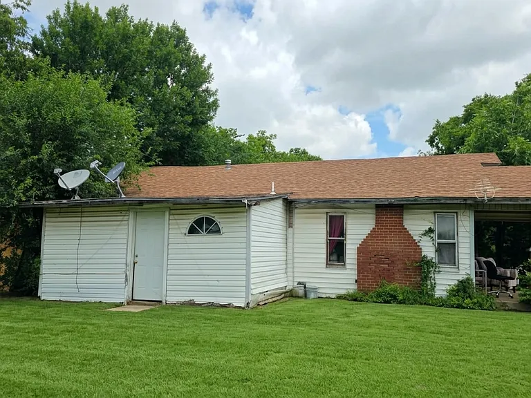 1202 NW Baldwin Ave #B — Photo 8