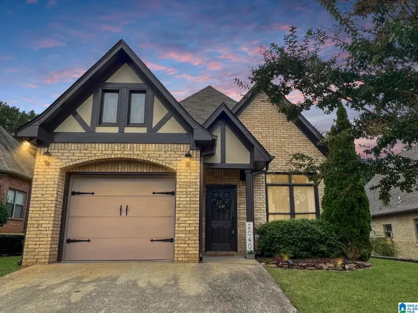 2040 Tudor Ln, Moody, AL 35004