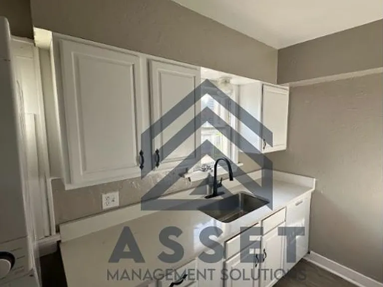 2509 NW 22nd St — Photo 4