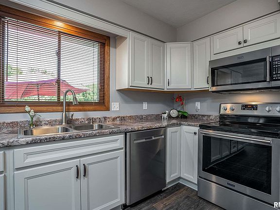 3rd image of 20721 41st Ave N