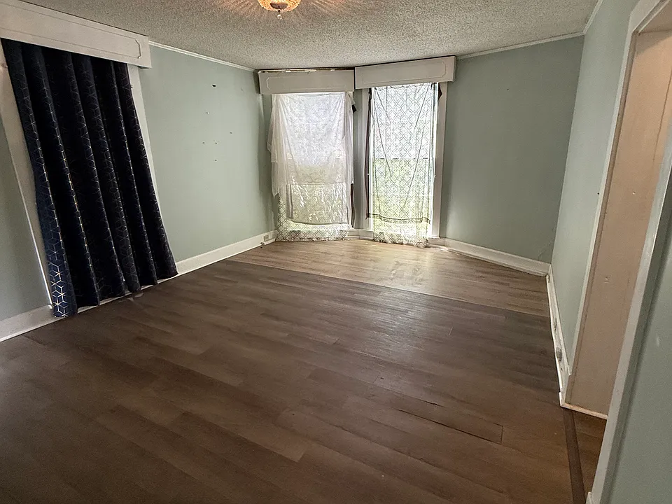 525 E Main St #2