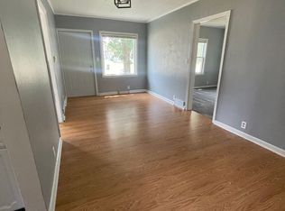 1425 E Ridgeway Ave, Waterloo, IA 50702