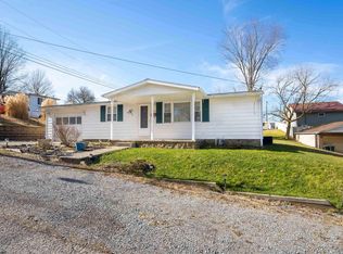 132 Parkview Dr, Westover, WV 26501