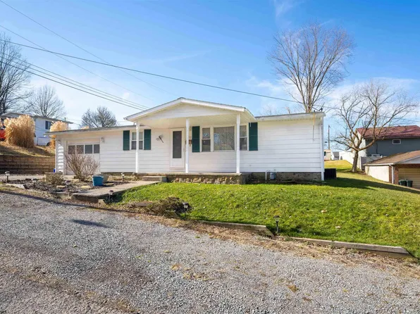 132 Parkview Dr, Westover, WV 26501