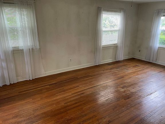 5th image of 617 Haskins Ave