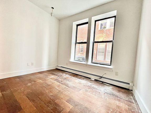 3rd image of 653 Pennsylvania Ave APT 1R