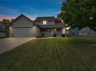 358 SW Chatham Pl, Lees Summit, MO 64082