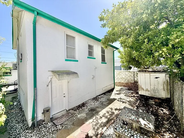 2611 41st Ave N #C — Photo 39