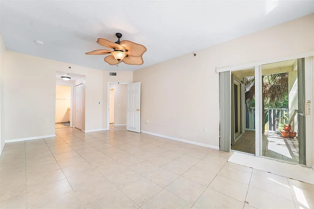 3 bed, 2.0 bath, 1200 sqft, $2,600 — Photo 4