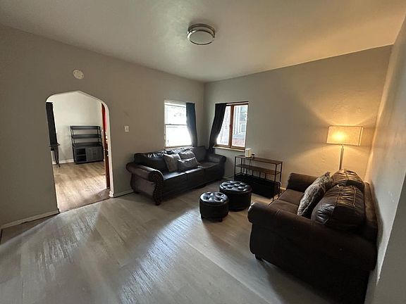 5th image of 1102 Valley St Floor 1