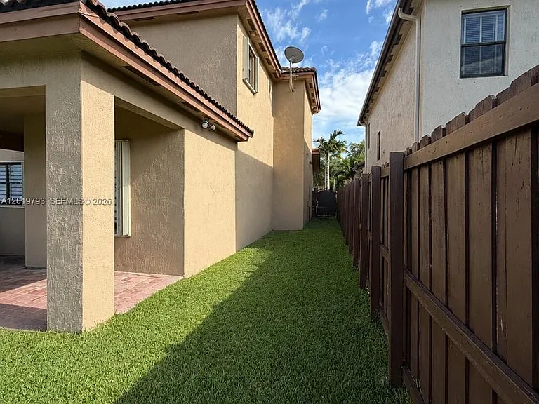 11339 SW 243rd Ter — Photo 17