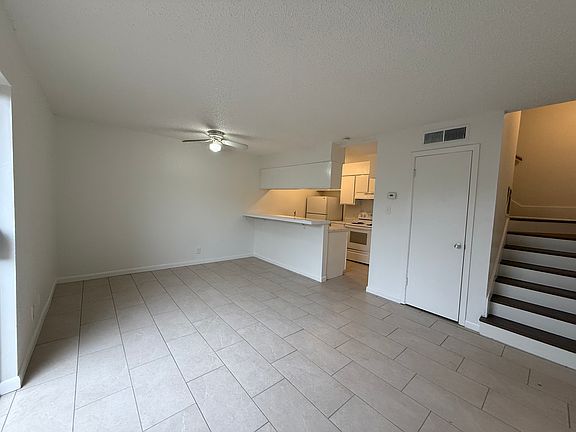 3rd image of 223 Sprucewood Ln APT B