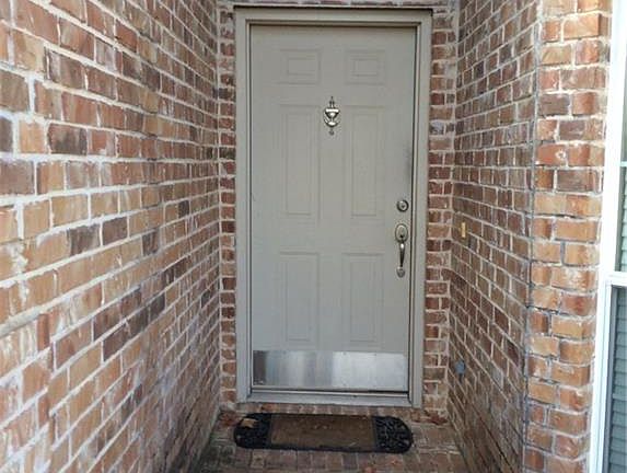 2nd image of 11204 Whispering Brook Ln