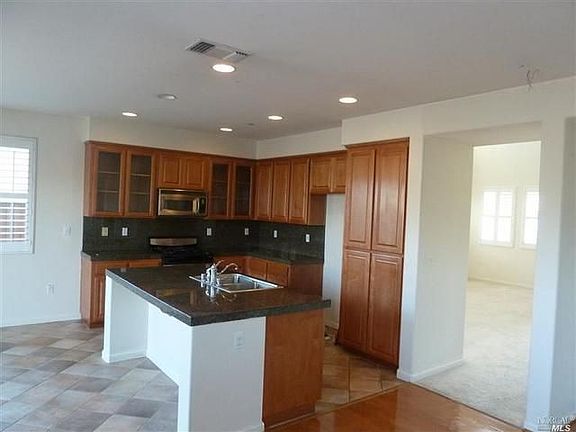 2nd image of 11 Biella Ct