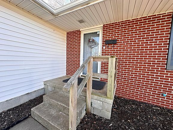 5th image of 1129 W Ashland St