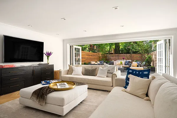 Sold by Compass | media 23