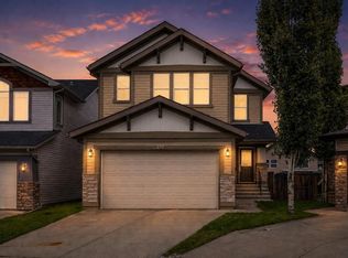 224 SE Panamount Point NW, Calgary, AB T3K0H8