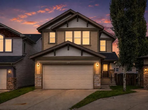 224 SE Panamount Point NW, Calgary, AB T3K 0H8