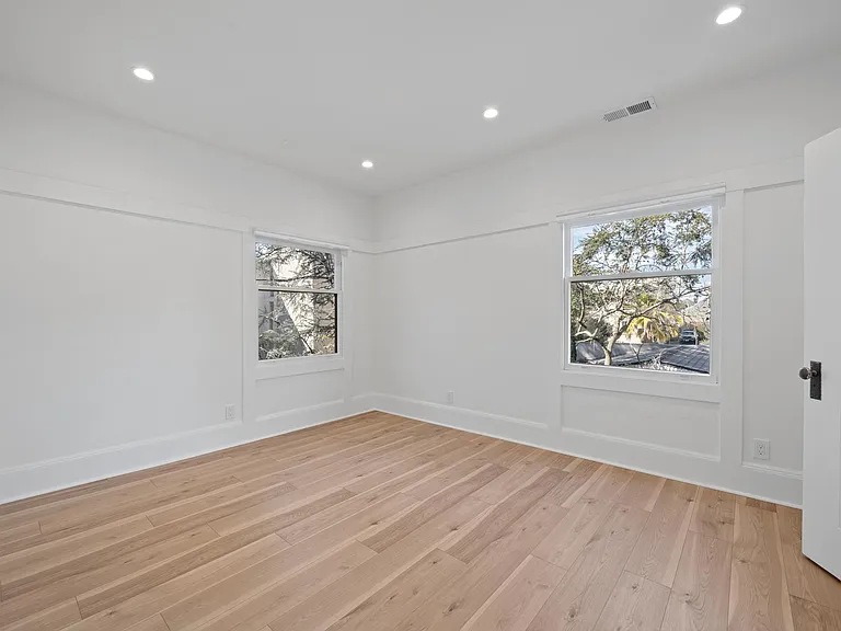 4119 Howe St — Photo 17