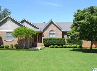 129 Shelly Ln, Huntsville, AL 35810