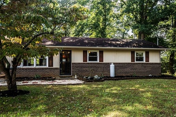 2nd image of 171 Hardin Dr