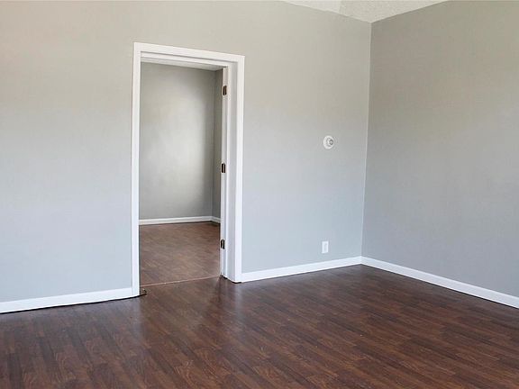 5th image of 2808 Iowa Ave #A