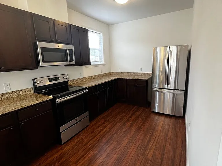 147 Bayberry Cir — Photo 25