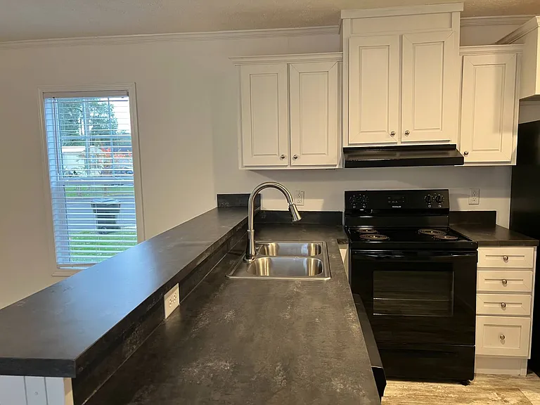 5816 SW Archer Rd #11 — Photo 3