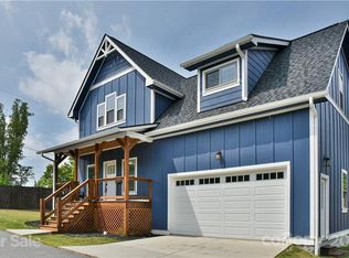 7 Weather Wood Dr, Arden, NC 28704