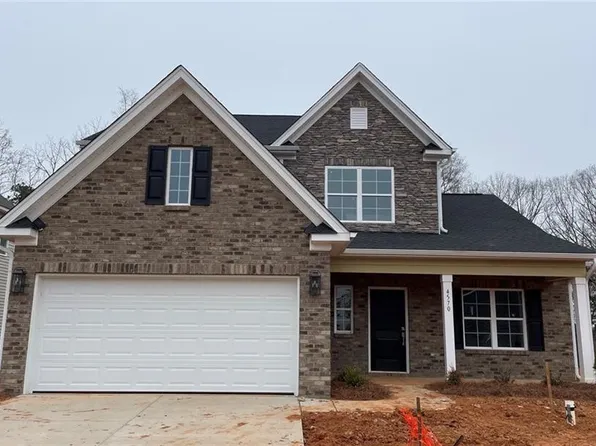 4570 Stratus Ln, Clemmons, NC 27012