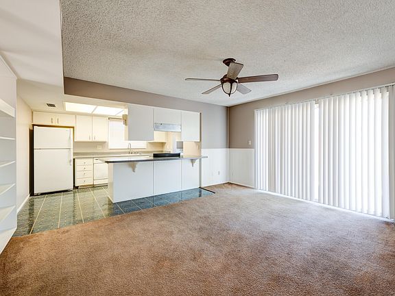 4th image of 122 E Manhatton Dr