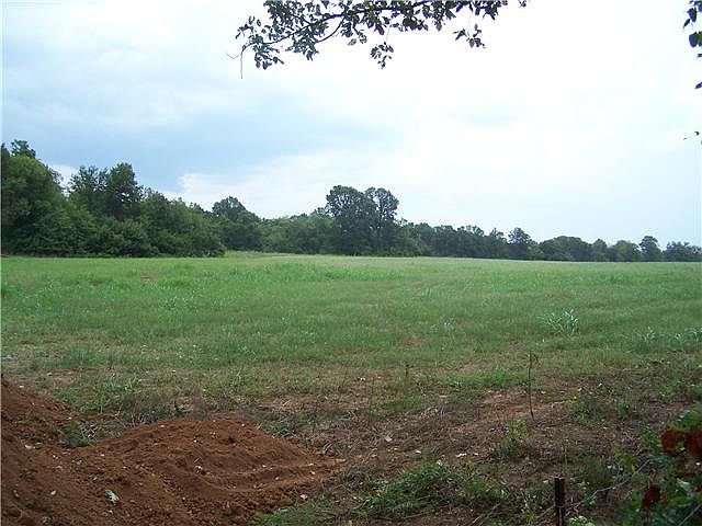 2nd image of 3864 Gambill Ln