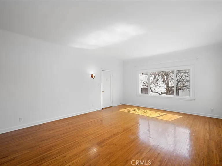 216 E Windsor Rd #2 — Photo 6
