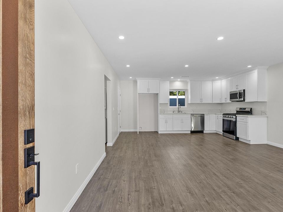 1st image of 6911 Balboa Blvd