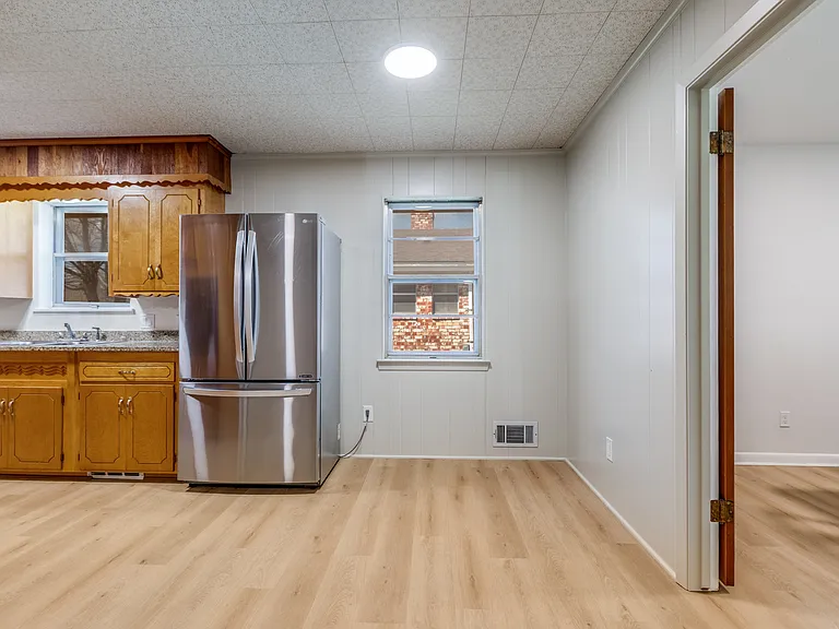 401 Daisy Dr — Photo 8