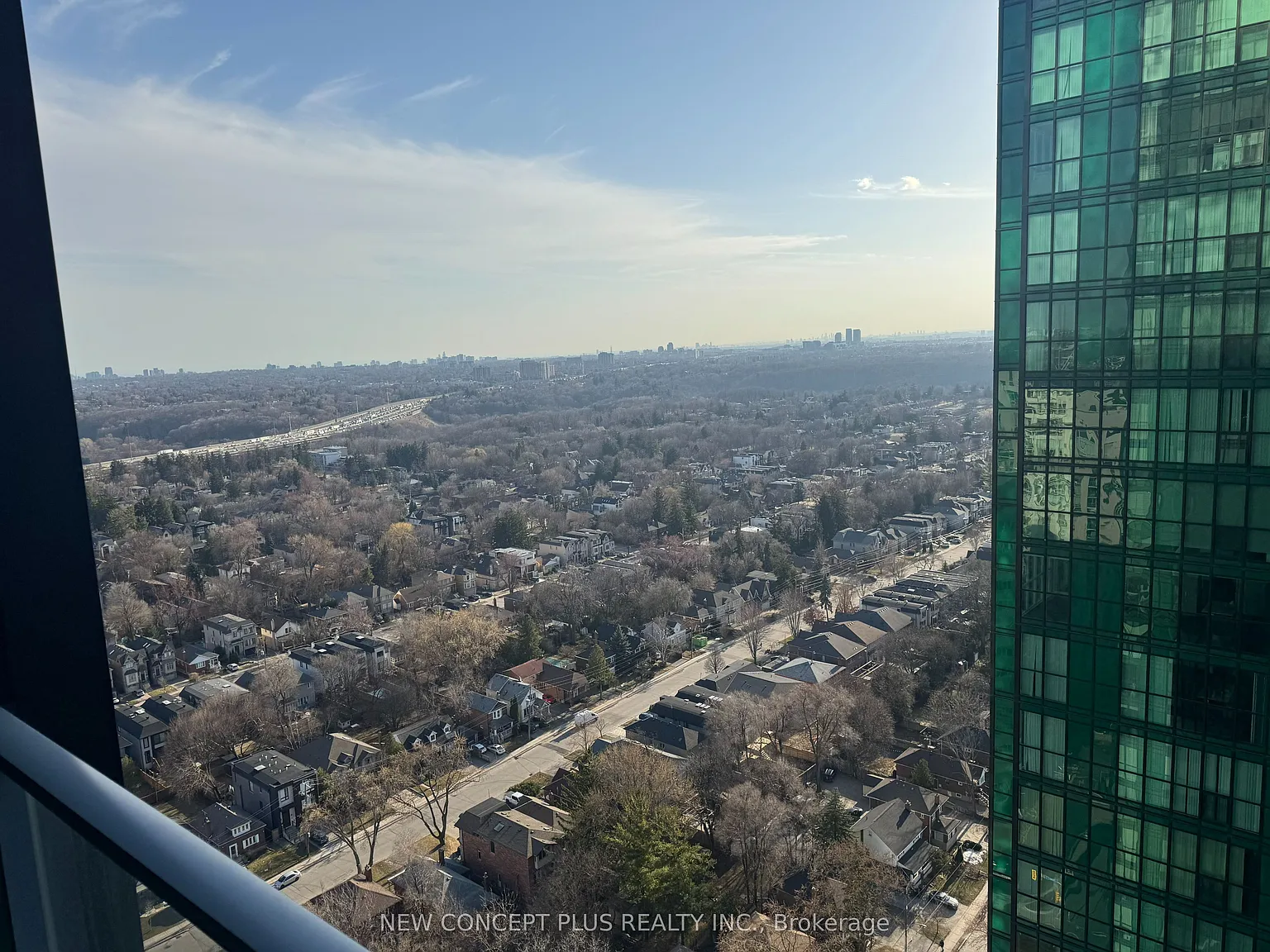 Emerald Park Condos — Photo 3