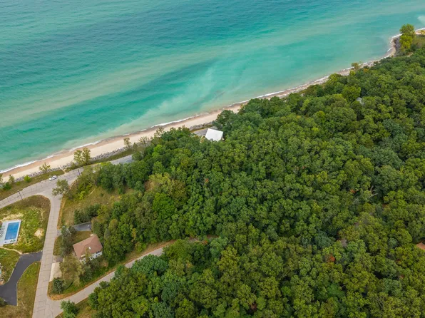 E Wilson Ave, Beverly Shores, IN 46301