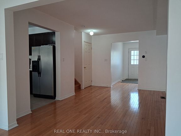 3rd image of 68 Maffey Cres