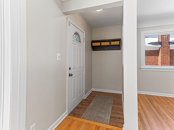 4th image of 3804 S Longmeadow Rd