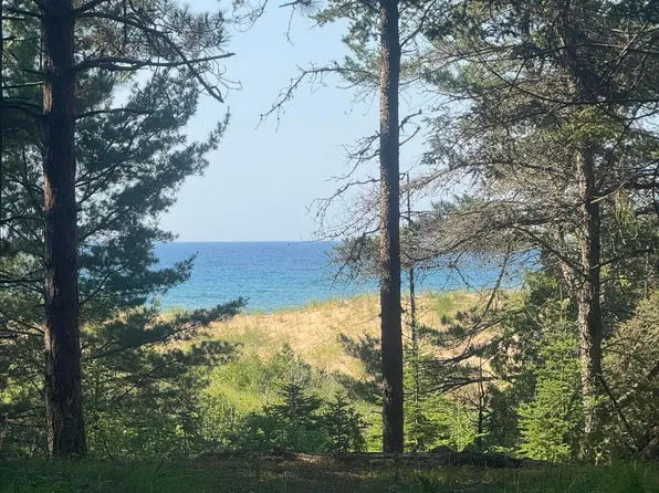 3353 W Michibay Dr, Gulliver, MI 49840