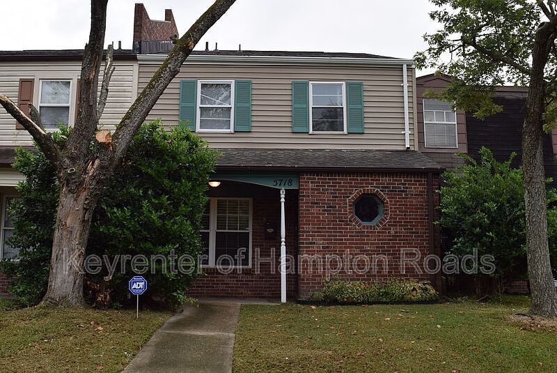 1st image of 5718 E Hastings Arch