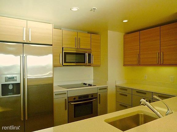 3rd image of 555 4th St Unit 617