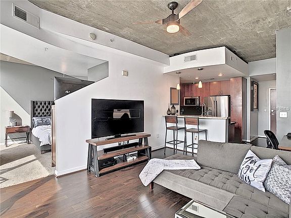 3rd image of 155 Court Ave #2804